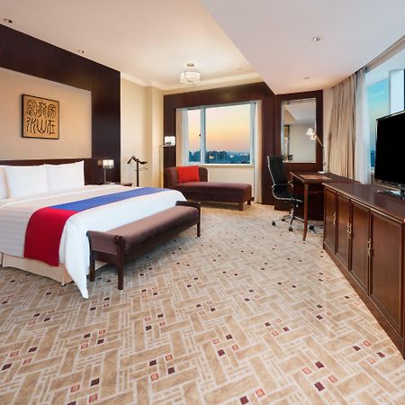 Crowne Plaza Shanghai Pudong By Ihg Екстериор снимка