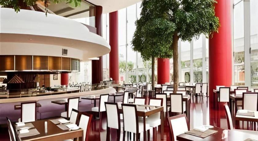 Crowne Plaza Shanghai Pudong By Ihg Екстериор снимка